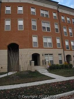 1st image of 8025 Crescent Park Dr