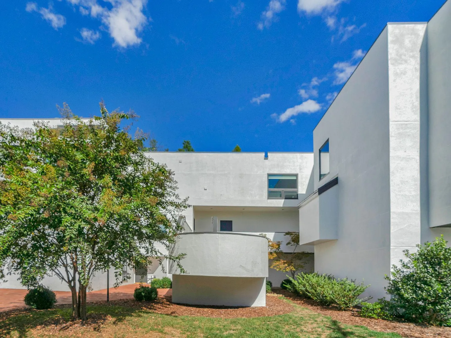 2 bed, 1.5 bath, 1015 sqft, $2,295 — Photo 3