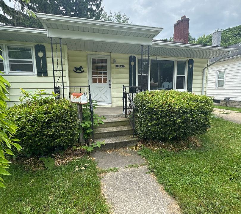1st image of 806 S Woodbridge St
