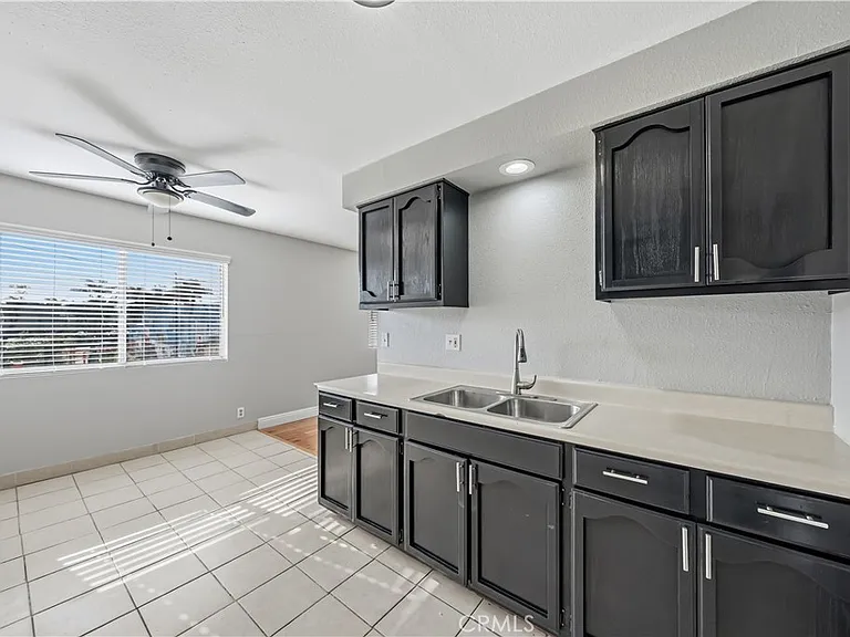 1308 E Oaks St #D — Photo 1