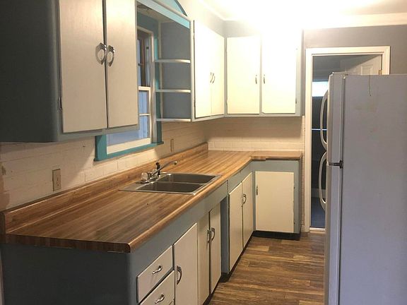 5th image of 1835 Oak St