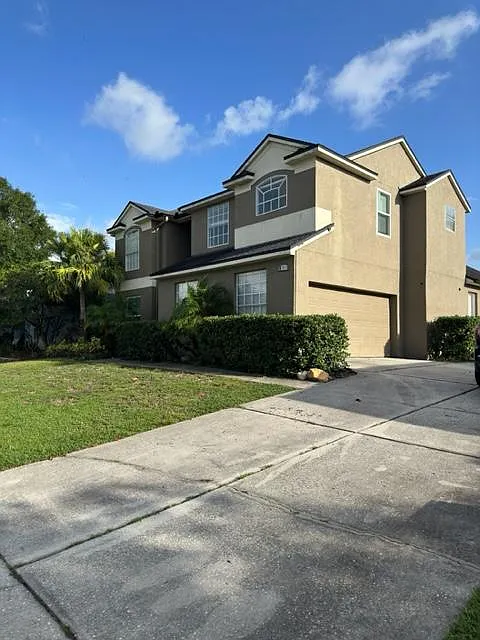 4 bed, 2547 sqft, $3,590 — Photo 2
