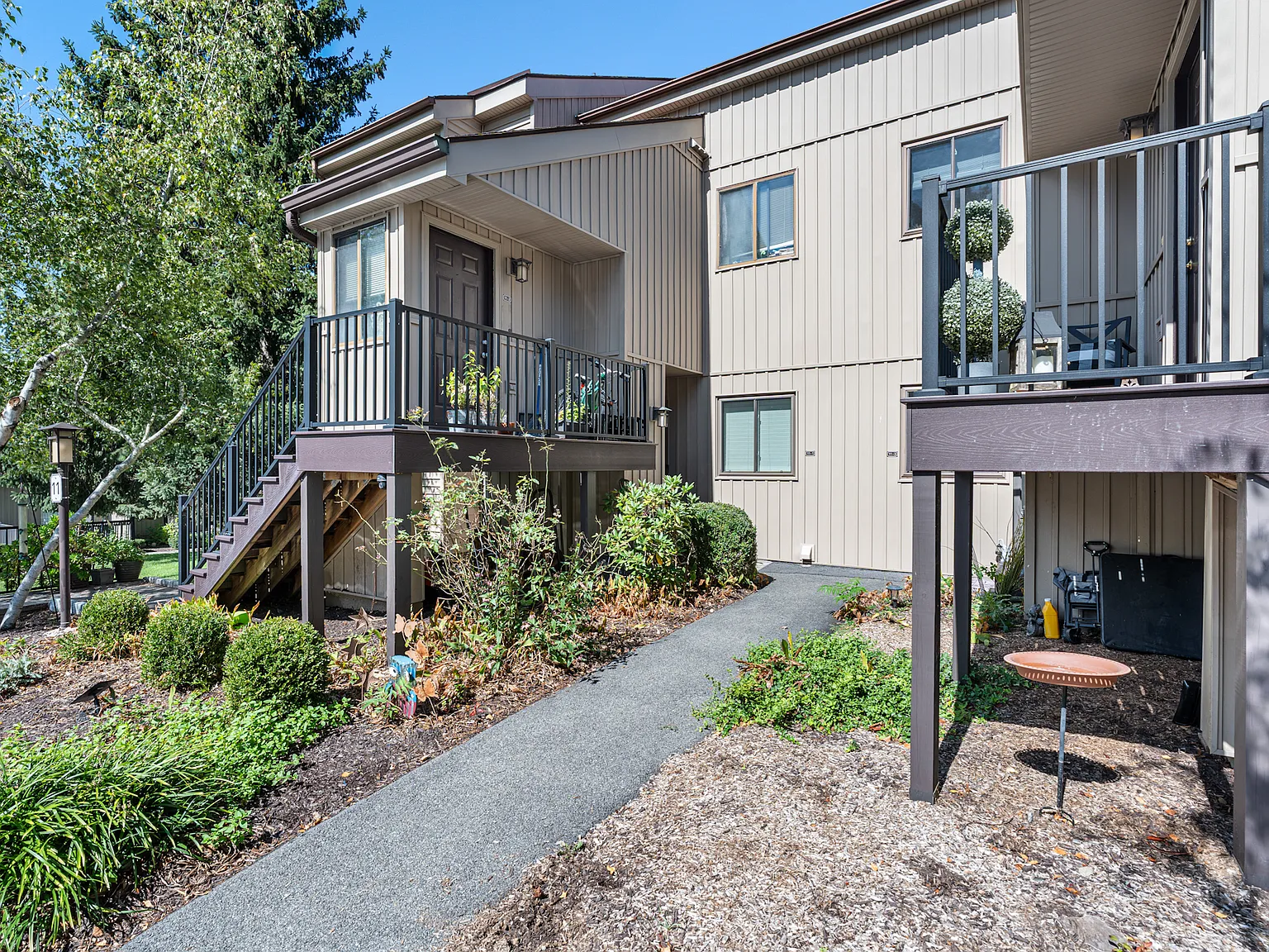 2 bed, 1194 sqft, $3,800 — Photo 2