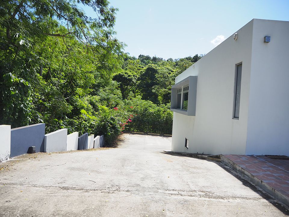 2nd image of Avenida Nativo Alers 2