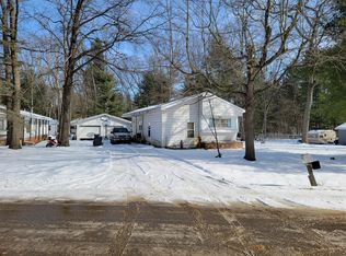 103 Windsor Ct, Prudenville, MI 48651