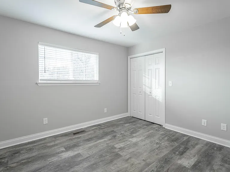 8214 Holly Crest Dr — Photo 10