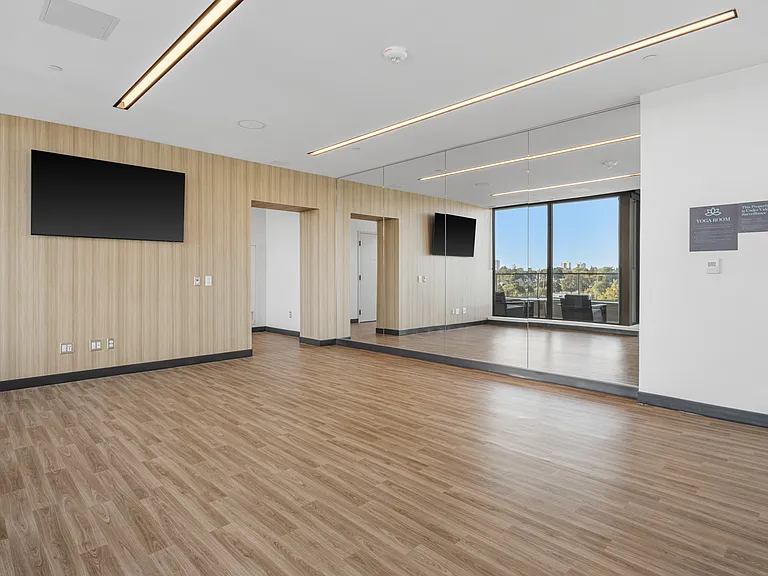 300 McRae Ave — Photo 26