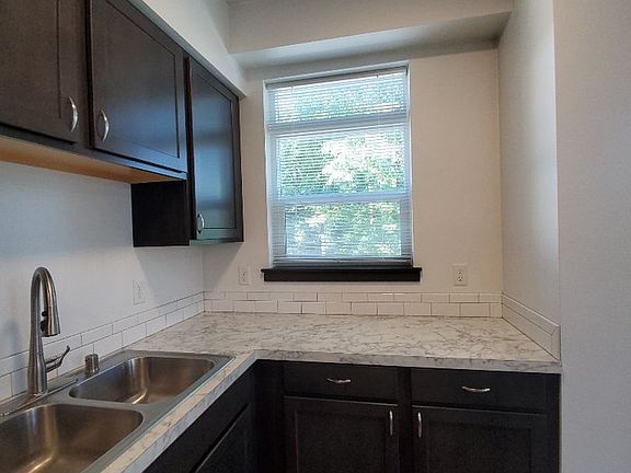 5th image of 1513 E St #201