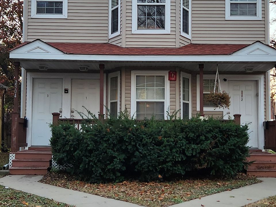 1st image of 2304 Polk St NE APT 1