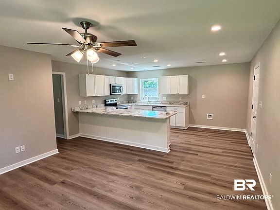 3rd image of 208 Marcella Ave
