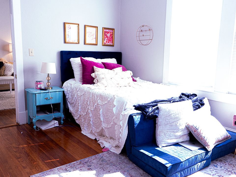 1st image of 404 Student St