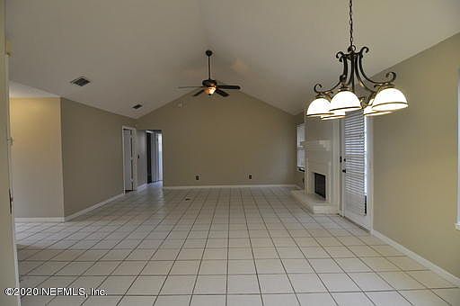 4th image of 3577 Mandarin Woods Dr N