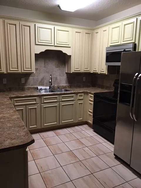 3 bed, 1400 sqft, $1,300 — Photo 3