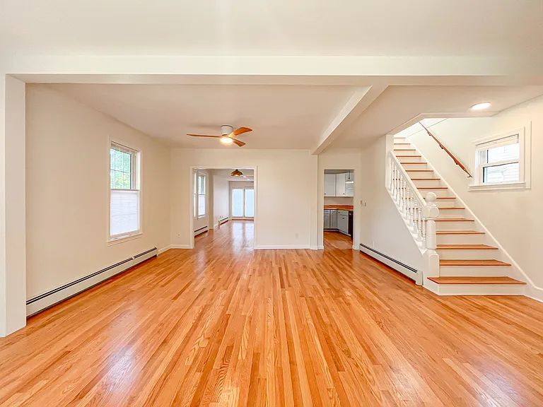 22 Crescent Ave — Photo 6