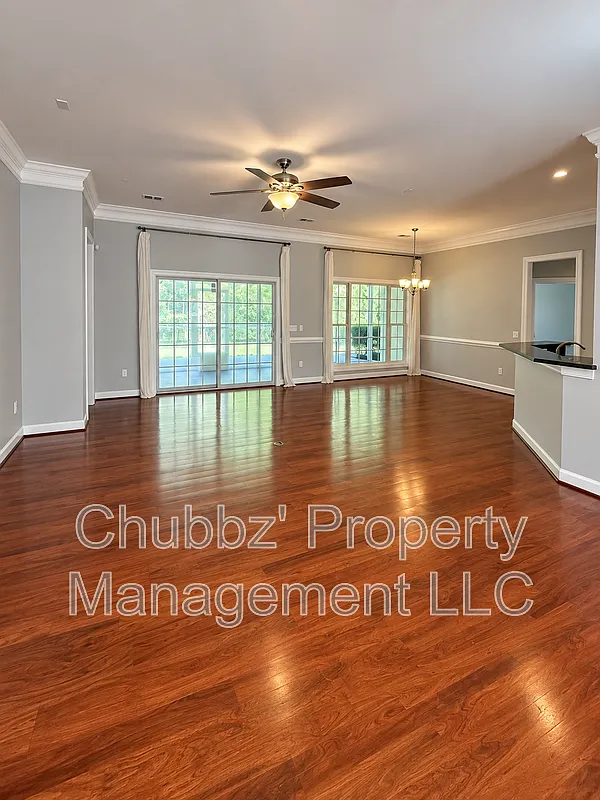 4 bed, 3.0 bath, 2433 sqft, $3,500 — Photo 4