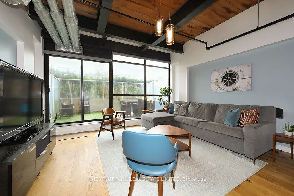 43 Hanna Ave — Photo 4