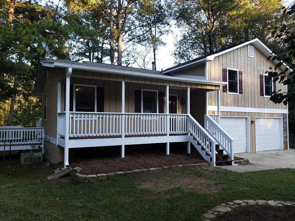 3 bed, 1890 sqft, $1,900 — Photo 1