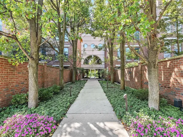 380 Green Bay Rd APT 4E, Winnetka, IL 60093