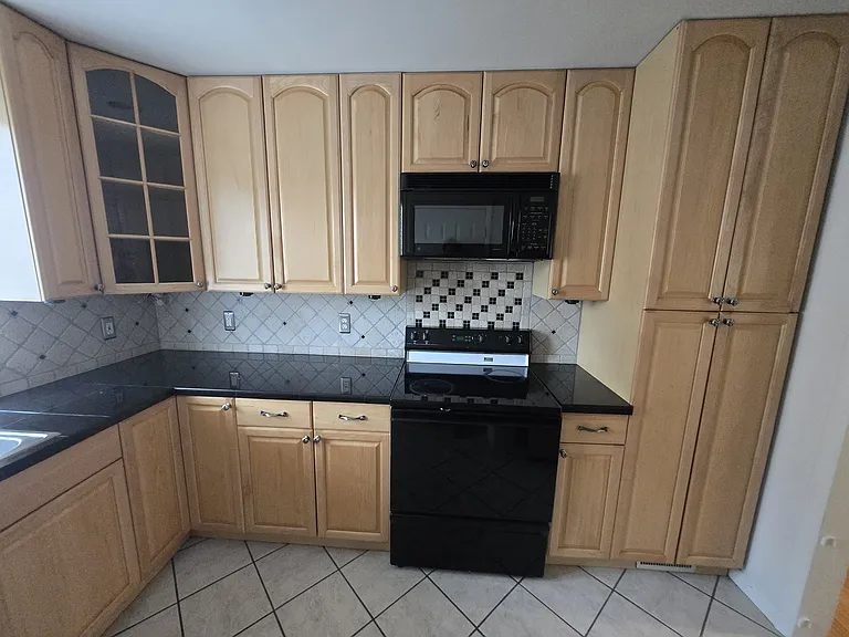 506 W Twelve Mile Rd — Photo 16