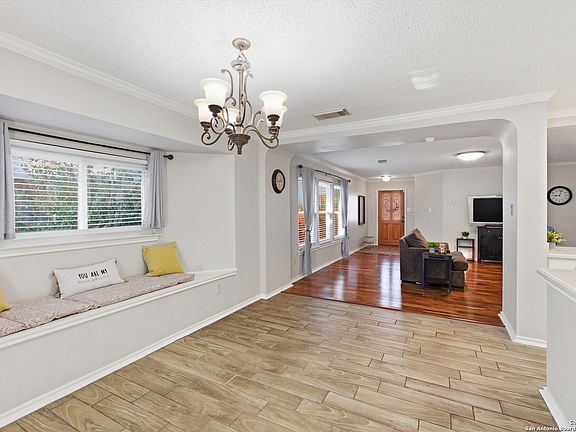 4th image of 8042 Chestnut Cape Dr.