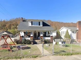 208 Bailey St, Loyall, KY 40854