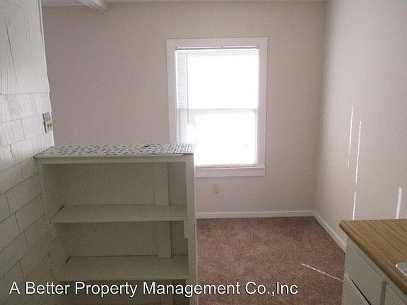 3rd image of 270 Redondo Ave APT B