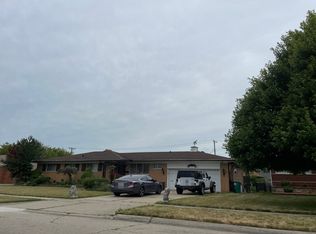 22457 Petersburg Ave, Eastpointe, MI 48021