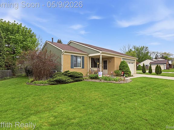 2nd image of 779 Oak Ridge Dr