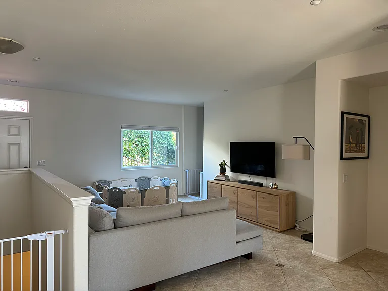 2919 E St #1 — Photo 1