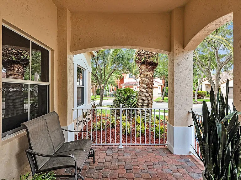 3711 Falcon Ridge Cir — Photo 2