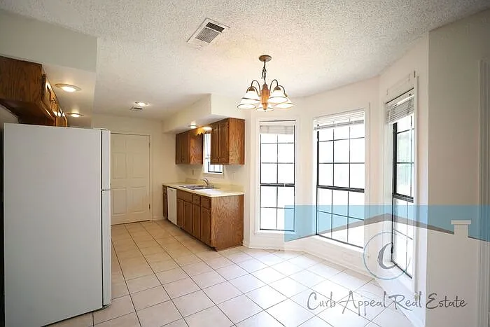 4004 Cobblestone Cir — Photo 5