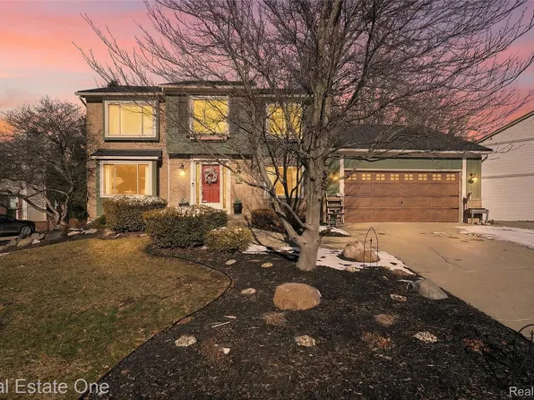 564 Dorchester Way, Milford, MI 48381