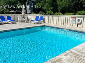 93 Henry Law Ave, Dover, NH