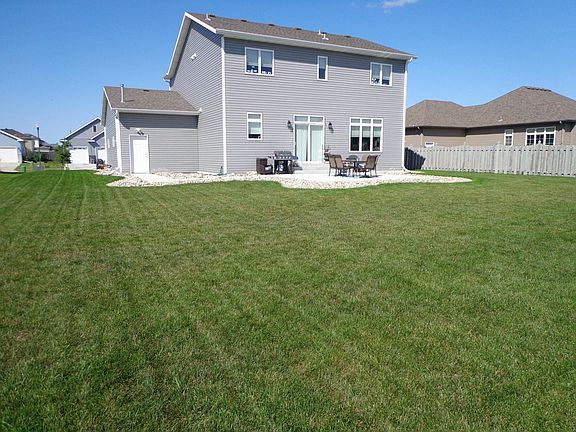 3rd image of 633 Westminster Dr