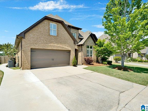 4th image of 1038 Edgewater Ln