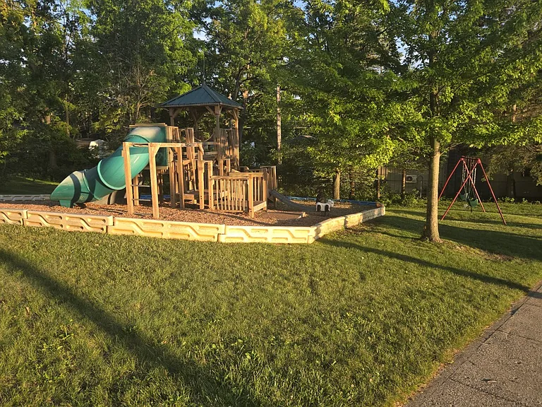 1125 S Long Lake Blvd — Photo 43