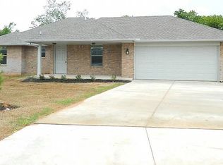 218 Saint Charles Way, Midwest City, OK 73130