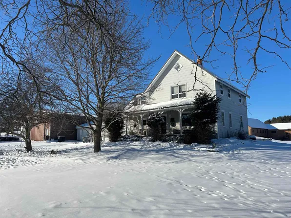 5779 Finnegan Lake Rd, Gillett, WI 54124