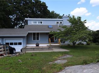 32 Seabreeze Dr, Waterford, CT 06385