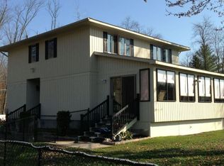 7923 Foster Rd, Liverpool, NY 13090