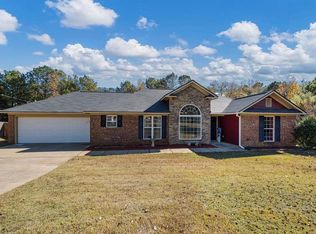 361 Running Bear Dr, Smiths Station, AL 36877