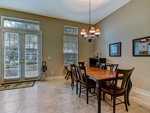 3rd image of 1528 Ruskin Ln
