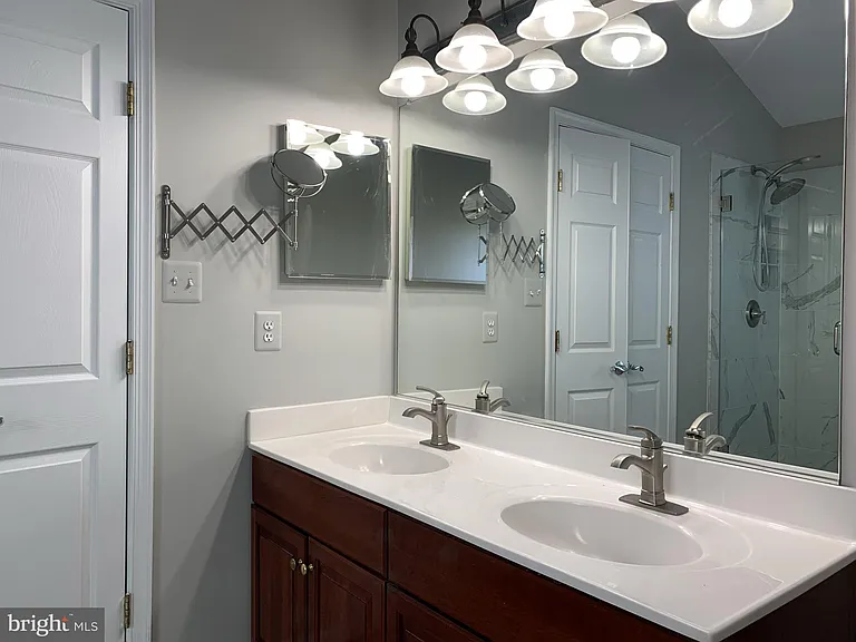 3384 Governors Crest Ct — Photo 23