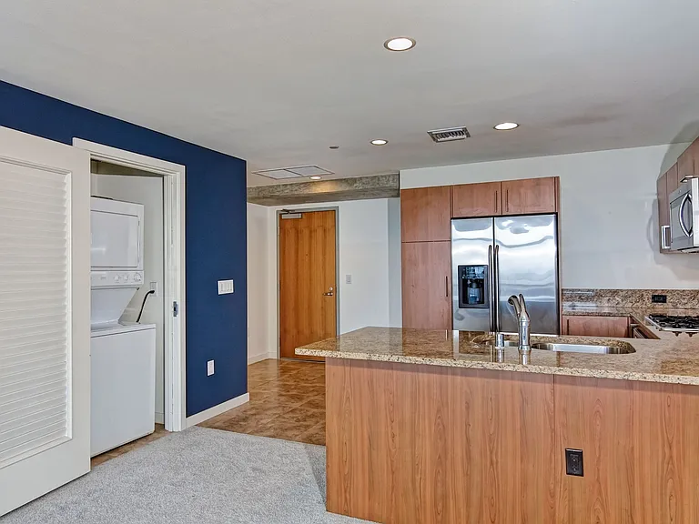800 The Mark Ln #1807 — Photo 8