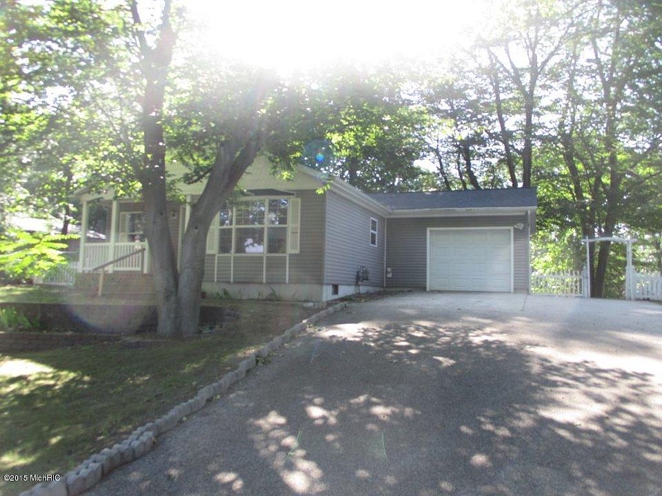 1st image of 825 N Washington Ave