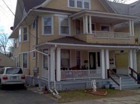 23 Stoehrs Pl, Bridgeport, CT
