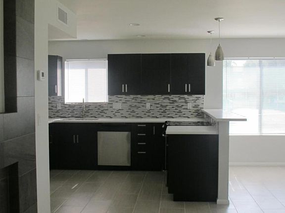 3rd image of 3102 E Clarendon Ave Unit 108