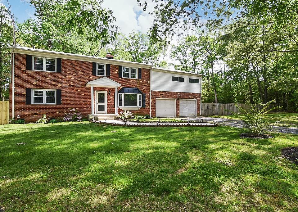 1st image of 405 Piney Forest Dr