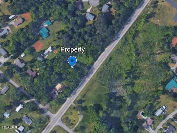 3006 Samples Rd, Louisville, TN 37777