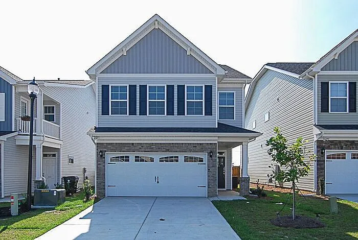 421 Hosea Ct — Photo 2
